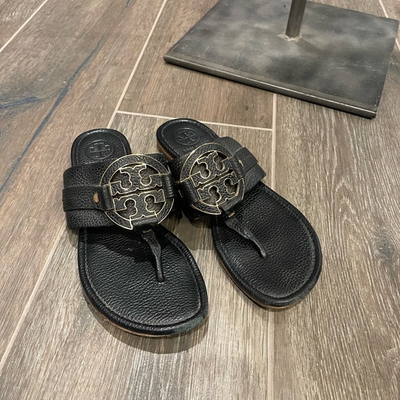 Tory Burch leather flip flops in size 9.5 - Picture 1 of 6